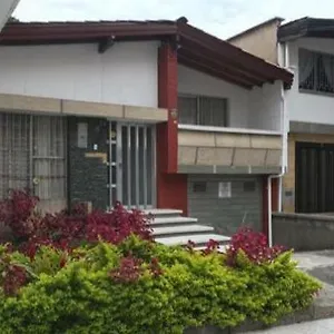 Big House Habitación en casa particular Medellín